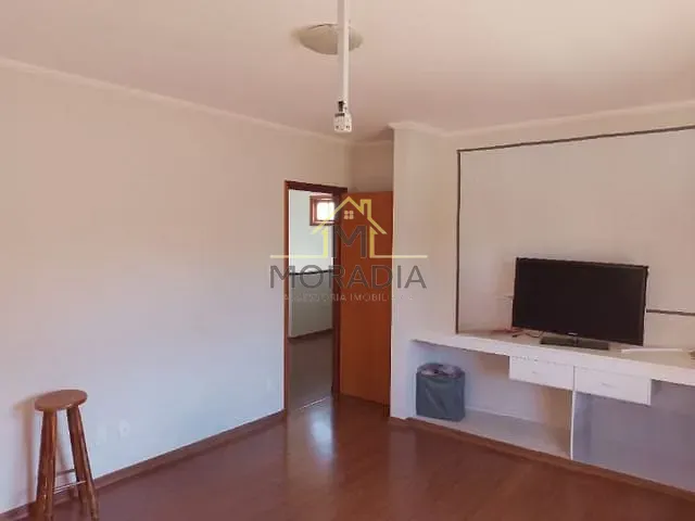 Casa com 650m² 5 quartos e 6 banheiros, à venda ou para alugar, no bairro Residencial Nova Floresta em Guaxupé