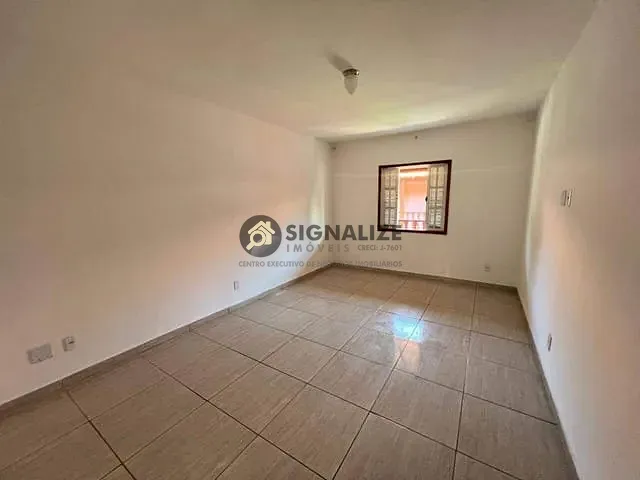 Casa 2 quartos e 2 banheiros, para alugar, no bairro Parque Burle em Cabo Frio