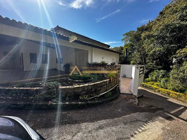 Casa com 6540m² 5 quartos e 5 banheiros, à venda ou para alugar, no bairro Ivoturucaia em Jundiaí