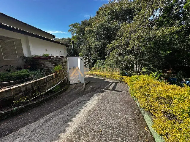 Casa com 6540m² 5 quartos e 5 banheiros, à venda ou para alugar, no bairro Ivoturucaia em Jundiaí