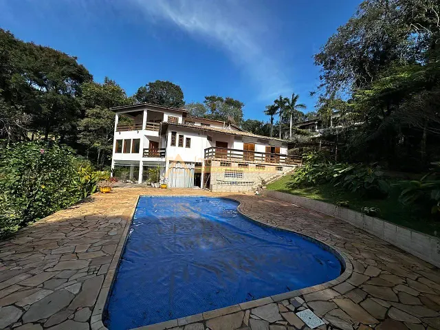 Casa com 6540m² 5 quartos e 5 banheiros, à venda ou para alugar, no bairro Ivoturucaia em Jundiaí