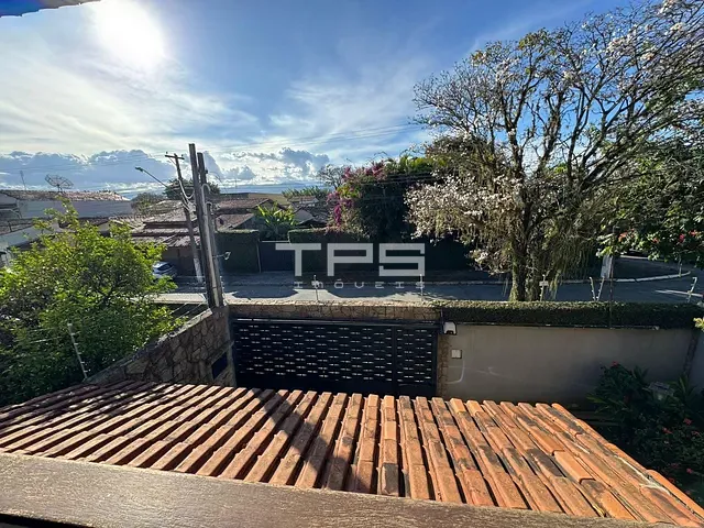 Casa com 547m² 3 quartos e 4 banheiros, à venda, no bairro Jardim Rony em Guaratinguetá
