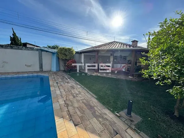 Casa com 547m² 3 quartos e 4 banheiros, à venda, no bairro Jardim Rony em Guaratinguetá