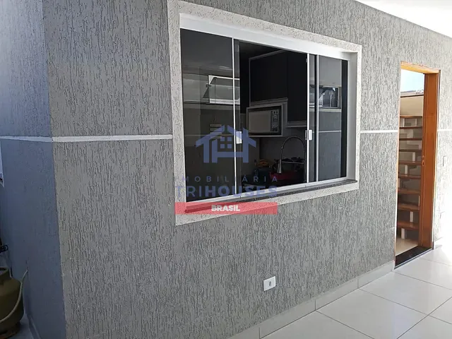Casa 3 quartos e 2 banheiros, à venda, no bairro Campo Comprido em Curitiba