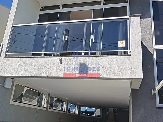 Casa 3 quartos e 2 banheiros, à venda, no bairro Campo Comprido em Curitiba