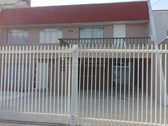 Casa com 330m² 4 quartos e 3 banheiros, à venda, no bairro Santa Quitéria em Curitiba