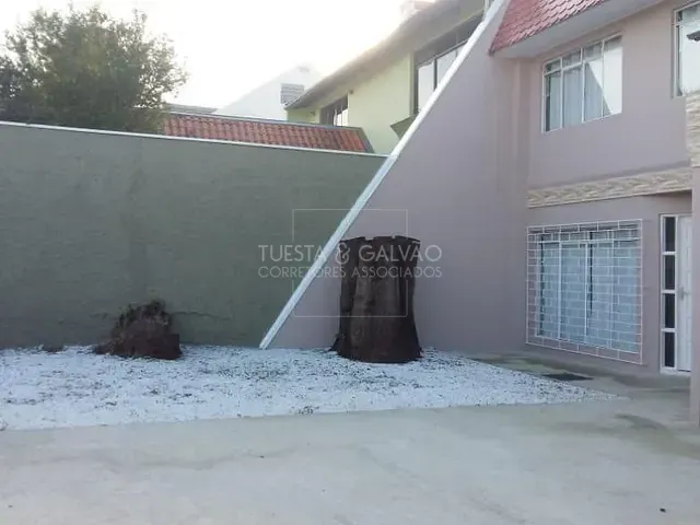 Casa com 330m² 4 quartos e 3 banheiros, à venda, no bairro Santa Quitéria em Curitiba