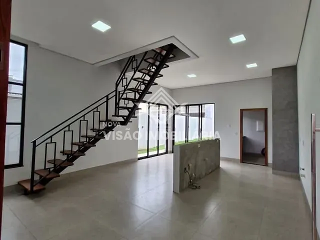 Casa com 300m² 2 quartos e 3 banheiros, à venda, no bairro Jardim das Itaúbas em Sinop