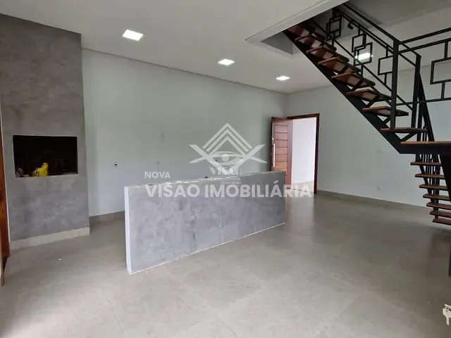 Casa com 300m² 2 quartos e 3 banheiros, à venda, no bairro Jardim das Itaúbas em Sinop