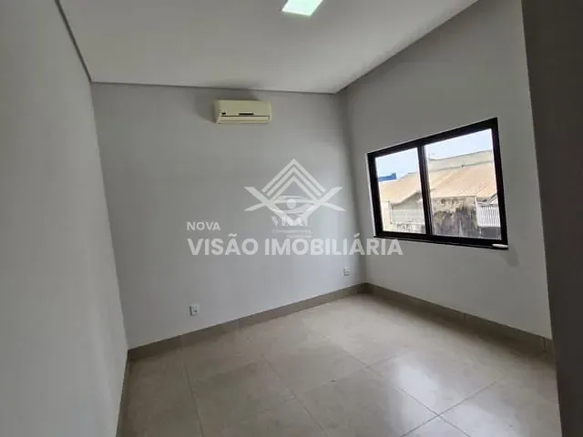 Casa com 300m² 2 quartos e 3 banheiros, à venda, no bairro Jardim das Itaúbas em Sinop