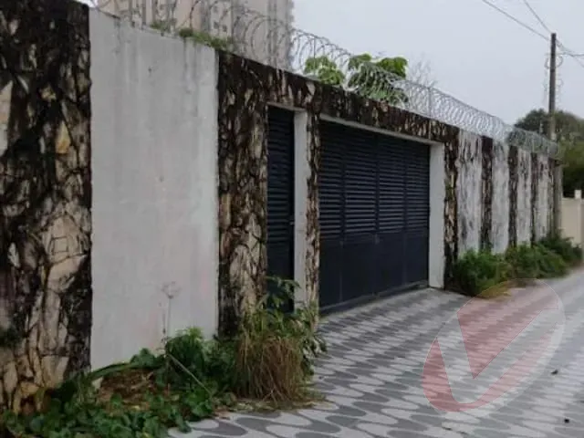 Casa 6 quartos e 3 banheiros, à venda, no bairro Flórida em Praia Grande