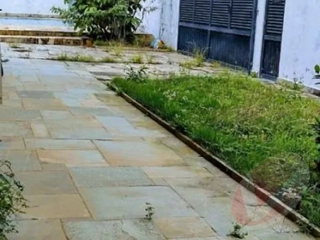 Casa 6 quartos e 3 banheiros, à venda, no bairro Flórida em Praia Grande