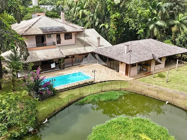 Casa com 11239m² 4 quartos e 4 banheiros, à venda, no bairro Itoupava Central em Blumenau