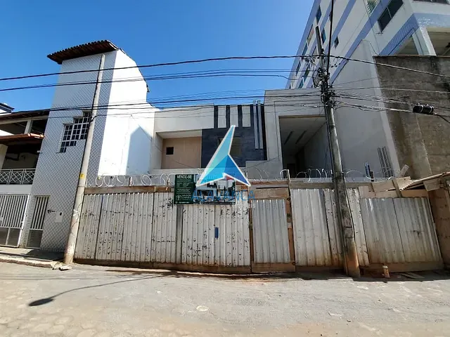 Casa com 174m² 3 quartos e 1 banheiro, à venda, no bairro Grã-Duquesa em Governador Valadares