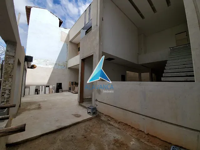 Casa com 174m² 3 quartos e 1 banheiro, à venda, no bairro Grã-Duquesa em Governador Valadares