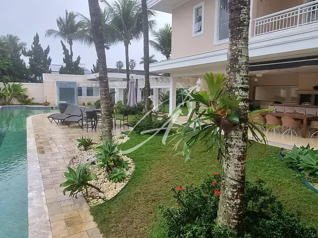 Casa 7 quartos e 9 banheiros, à venda, no bairro Jardim Acapulco em Guarujá