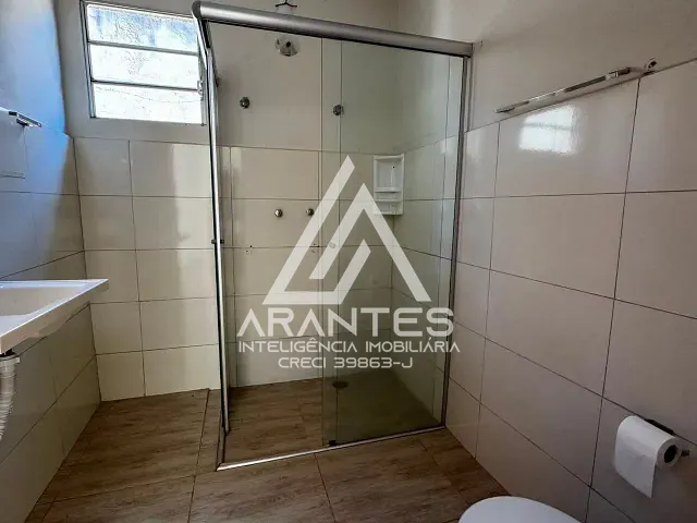 Casa 4 quartos e 2 banheiros, para alugar, no bairro Conjunto Habitacional Leda Silveira Amendola em Barretos