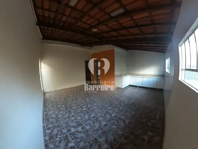 Casa 3 quartos e 1 banheiro, à venda, no bairro Industrial em Contagem