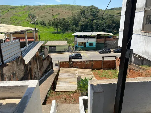 Casa 3 quartos e 1 banheiro, para alugar, no bairro Parque Guarani em Juiz de Fora