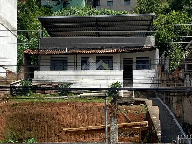 Casa 3 quartos e 1 banheiro, para alugar, no bairro Parque Guarani em Juiz de Fora