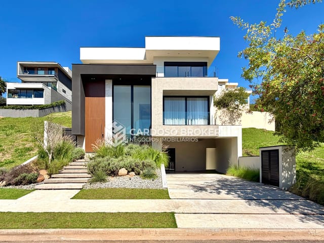 Casa com 490m² 4 quartos e 6 banheiros, à venda, no bairro Alphaville em Santana de Parnaíba