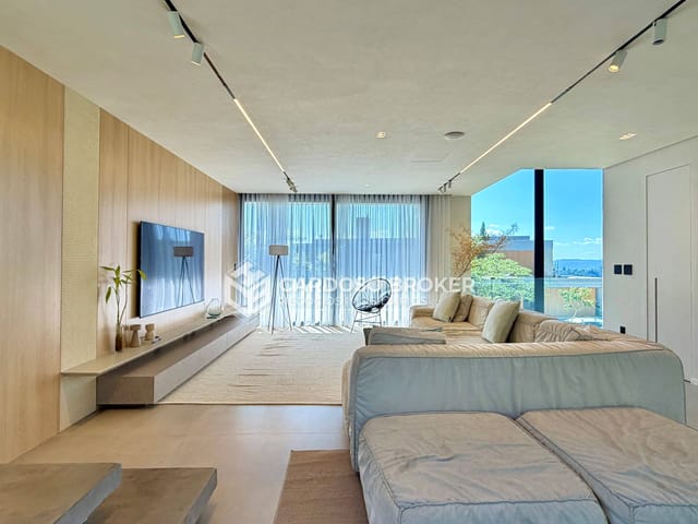 Casa com 490m² 4 quartos e 6 banheiros, à venda, no bairro Alphaville em Santana de Parnaíba