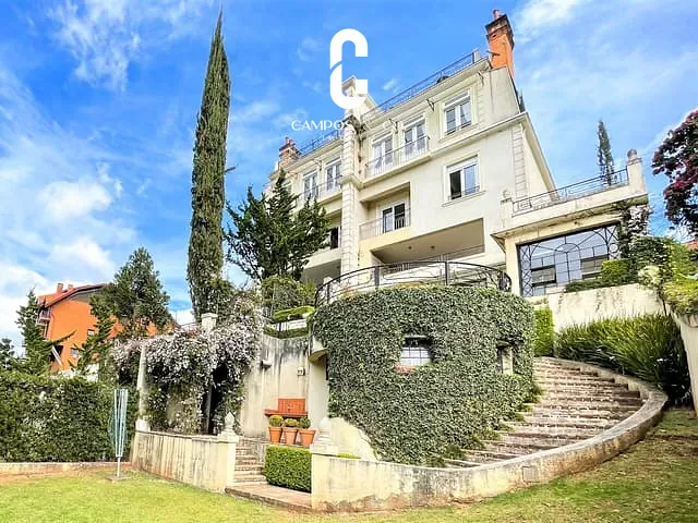Casa com 383m² 4 quartos e 6 banheiros, à venda, no bairro Vila Capivari em Campos Do Jordão