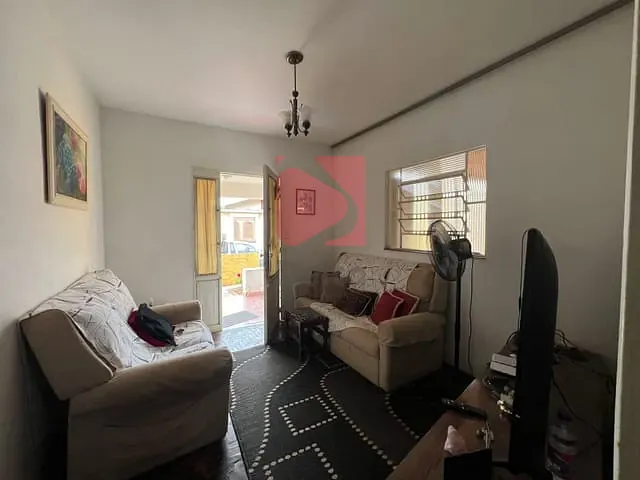 Casa 2 quartos e 1 banheiro, à venda, no bairro Centro em Pirassununga