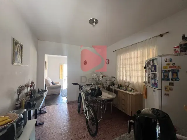 Casa 2 quartos e 1 banheiro, à venda, no bairro Centro em Pirassununga