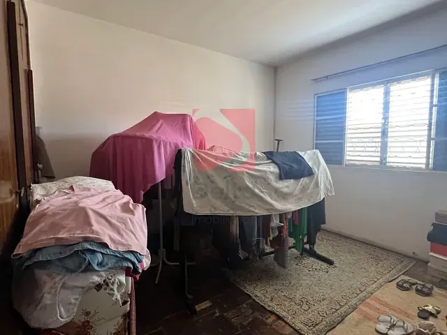 Casa 2 quartos e 1 banheiro, à venda, no bairro Centro em Pirassununga