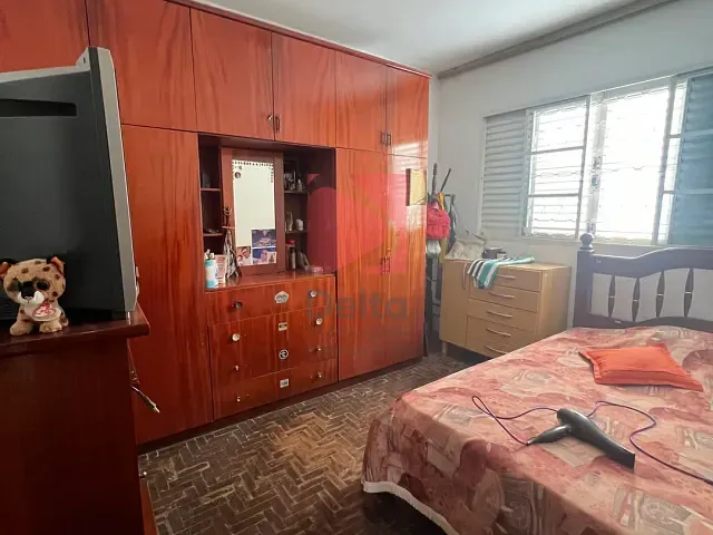 Casa 2 quartos e 1 banheiro, à venda, no bairro Centro em Pirassununga