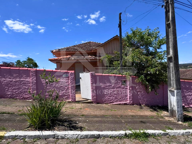 Casa 3 quartos e 1 banheiro, para alugar, no bairro Cidade Alta em Jaguariaíva