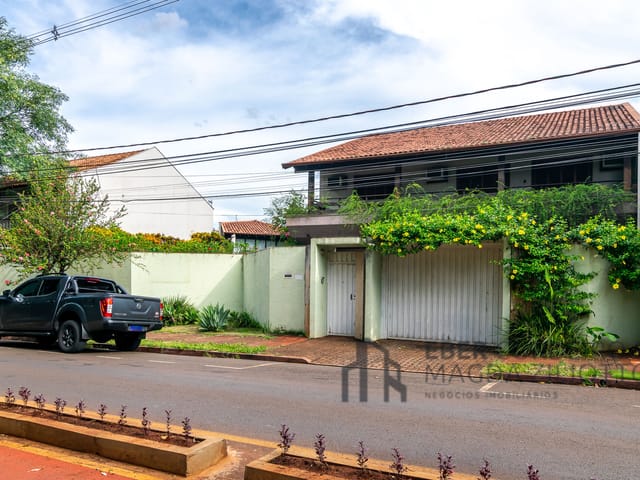 Casa com 1262m² 4 quartos e 6 banheiros, à venda, no bairro Guanabara em Londrina