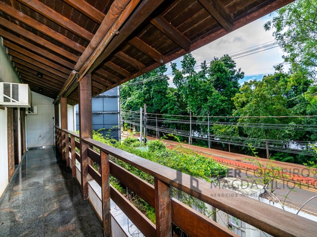 Casa com 1262m² 4 quartos e 6 banheiros, à venda, no bairro Guanabara em Londrina