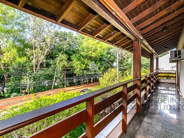 Casa com 1262m² 4 quartos e 6 banheiros, à venda, no bairro Guanabara em Londrina