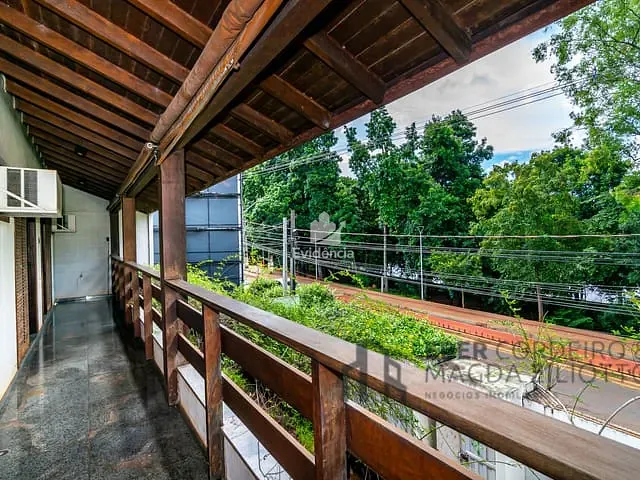 Casa com 1262m² 4 quartos e 6 banheiros, à venda, no bairro Guanabara em Londrina
