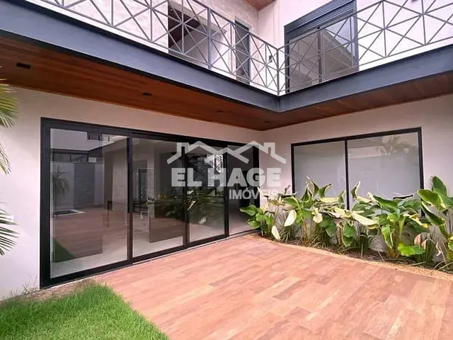 Casa com 454m² 4 quartos e 6 banheiros, à venda, no bairro Jardim Itália em Cuiabá
