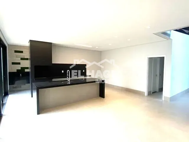 Casa com 454m² 4 quartos e 6 banheiros, à venda, no bairro Jardim Itália em Cuiabá