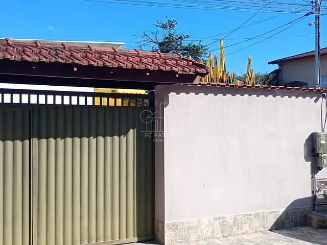 Casa com 500m² 3 quartos e 3 banheiros, à venda, no bairro Centro em Guapimirim