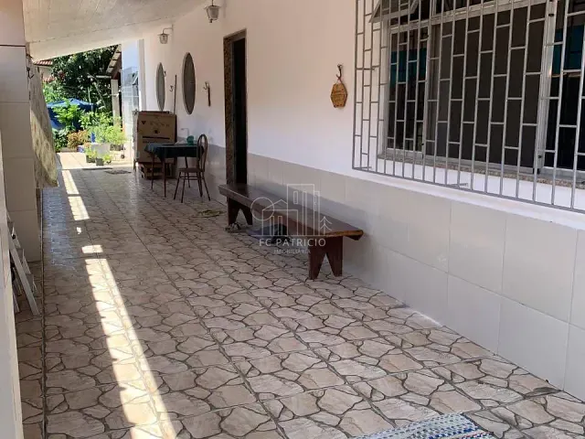 Casa com 500m² 3 quartos e 3 banheiros, à venda, no bairro Centro em Guapimirim