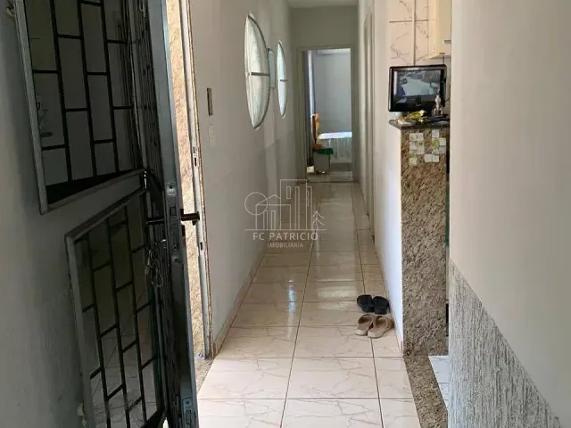 Casa com 500m² 3 quartos e 3 banheiros, à venda, no bairro Centro em Guapimirim
