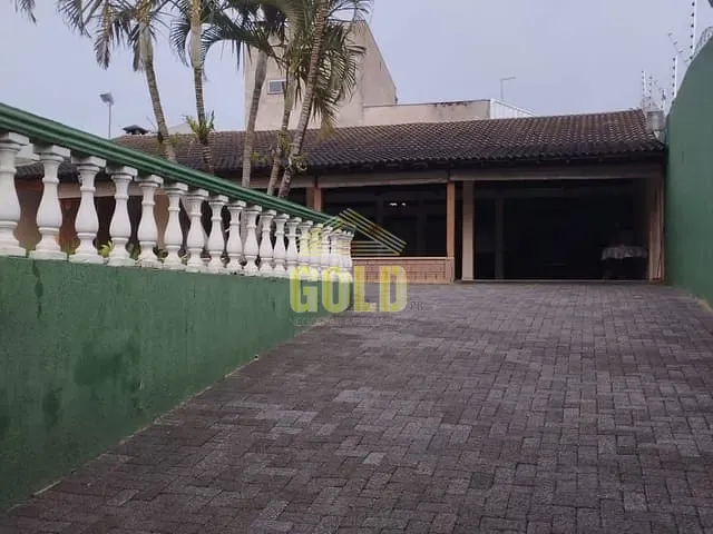 Casa com 450m², à venda, no bairro Colúmbia em Londrina