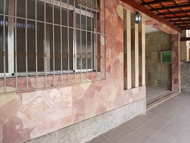 Foto do Casa - VILA KOSMOS - ÓTIMA CASA COMPOSTA DE 4 QUARTOS, SALA, COZINHA, DEPENDENCIA, VAGA DE GARAGEM E JUNTO AO COMÉRCIO. | Hilmar