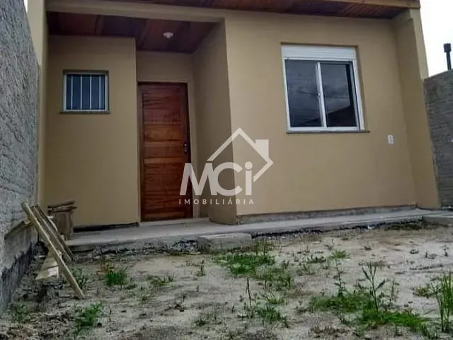 Casa 2 quartos e 1 banheiro, à venda, no bairro Três Vendas em Pelotas