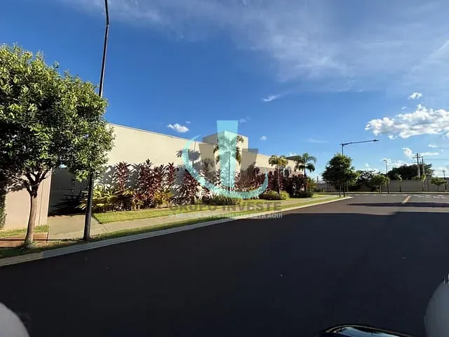 Casa com 592m² 3 quartos e 5 banheiros, à venda, no bairro RESIDENCIAL E COMERCIAL QUINTA DAS LARANJEIRAS em ARARAQUARA