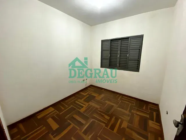 Casa 4 quartos e 2 banheiros, para alugar, no bairro Centro em Itapeva