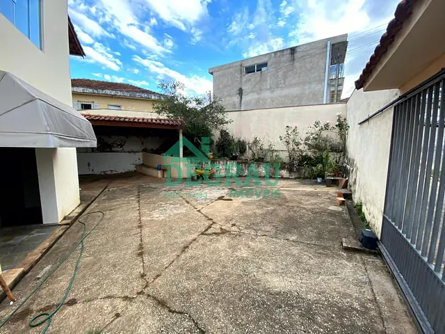 Casa 4 quartos e 2 banheiros, para alugar, no bairro Centro em Itapeva