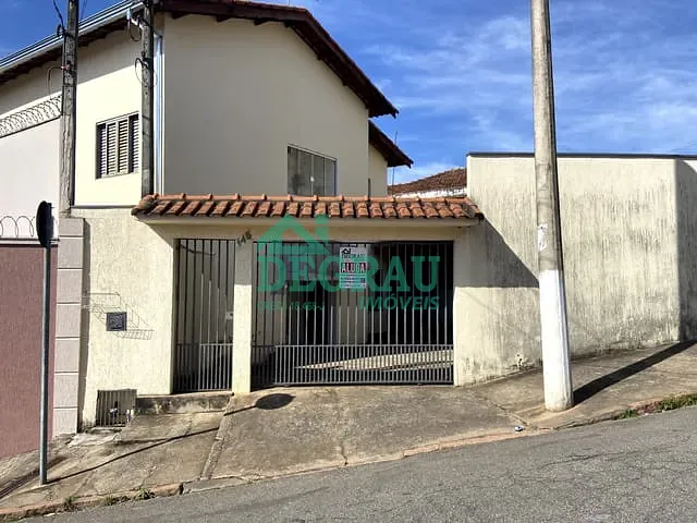 Casa 4 quartos e 2 banheiros, para alugar, no bairro Centro em Itapeva