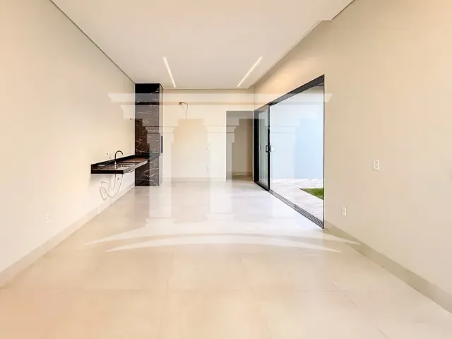 Casa com 300m² 2 quartos e 2 banheiros, à venda, no bairro Residencial Riviera Suíça I em Sinop