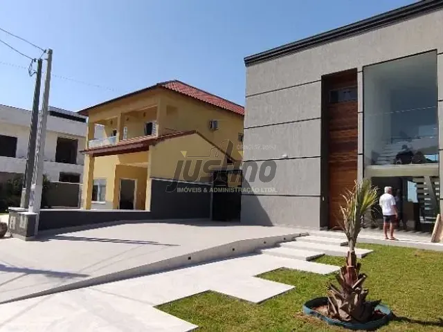 Casa com 450m² 4 quartos e 2 banheiros, à venda, no bairro Bopiranga em Itanhaém